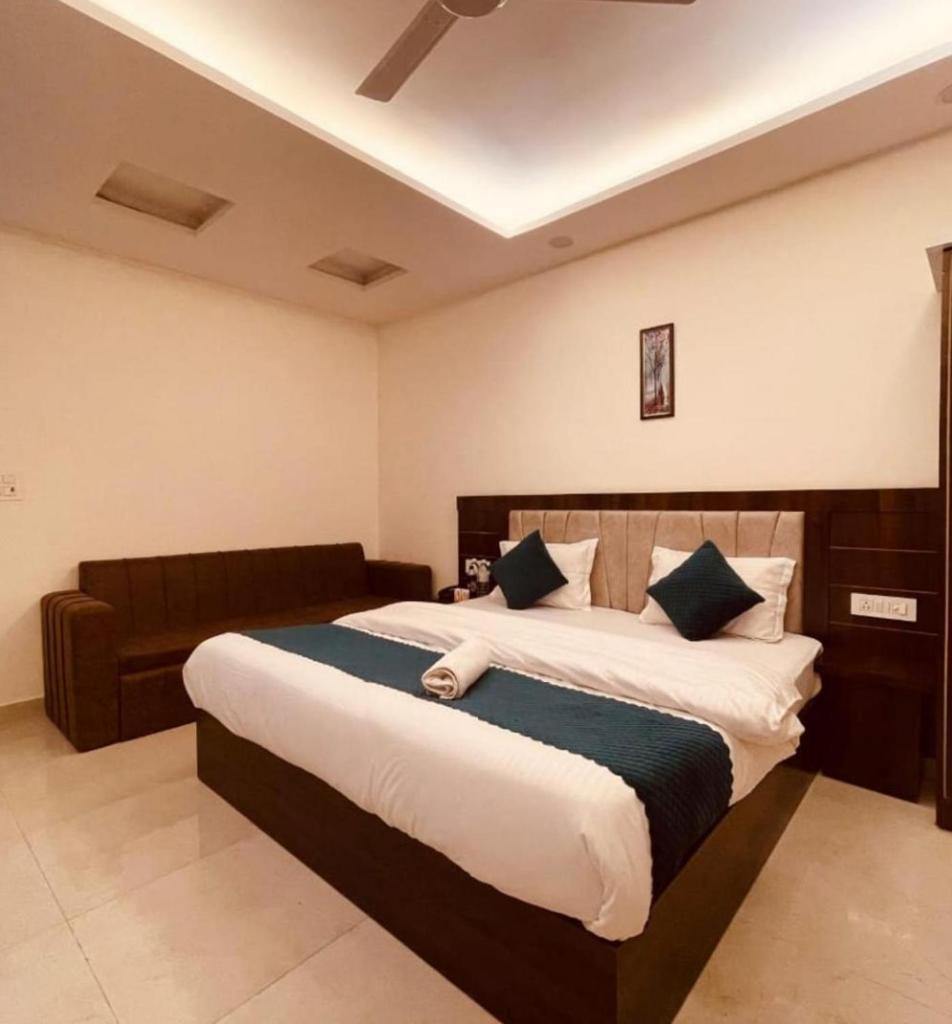 Hotel Rudra Inn , Near Railway And Bus Station , Shree Krishna Janambhoomi At 6 Min Distance , Free Parking Mathura Exterior photo